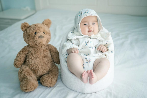 梁山宝宝吃不饱母乳的症状